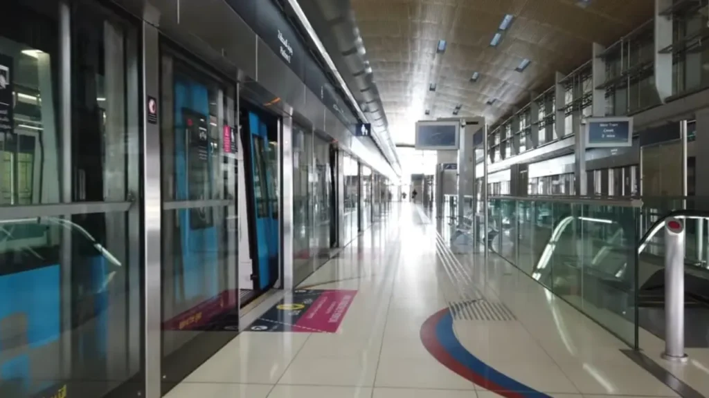Etisalat metro station
