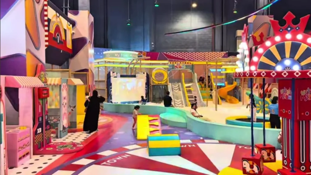 silicon central mall play area
