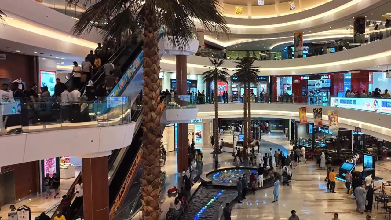 Al Ghurair Centre - Mall Interior